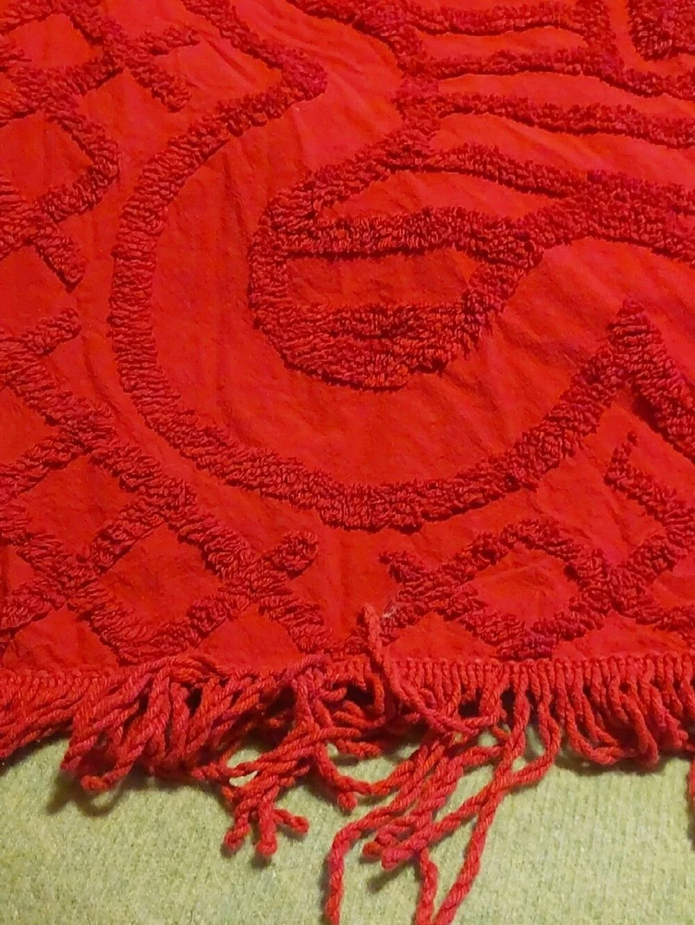 Cozy Vintage Chenille King Size Bedspread in Beautiful Raspberry Pink.